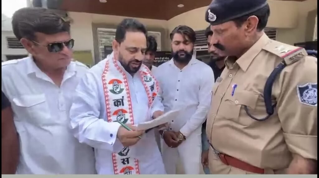 विधायक रामेश्वर शर्मा के विवादित बयान पर गरमाई सियासत, कांग्रेस ने विधानसभा सदस्यता रद्द करने की उठाई मांग 2 विधायक रामेश्वर शर्मा के विवादित बयान पर गरमाई सियासत, कांग्रेस ने विधानसभा सदस्यता रद्द करने की उठाई मांग | New India Times