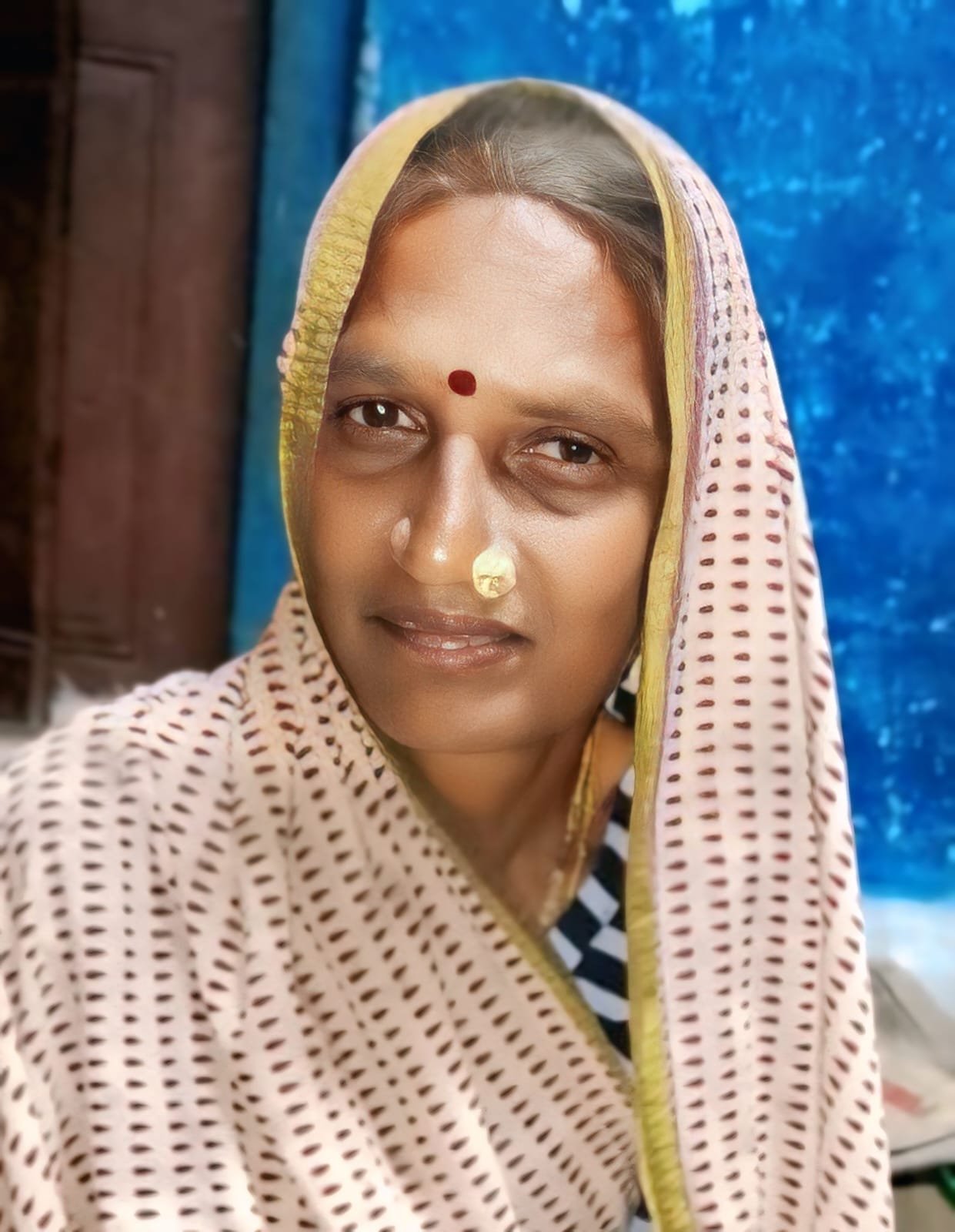 खेत में मिर्च तोड़ने गई महिला की करंट लगने से मौत, फेंसिंग तार में चिपकी मिली महिला 1 खेत में मिर्च तोड़ने गई महिला की करंट लगने से मौत, फेंसिंग तार में चिपकी मिली महिला | New India Times