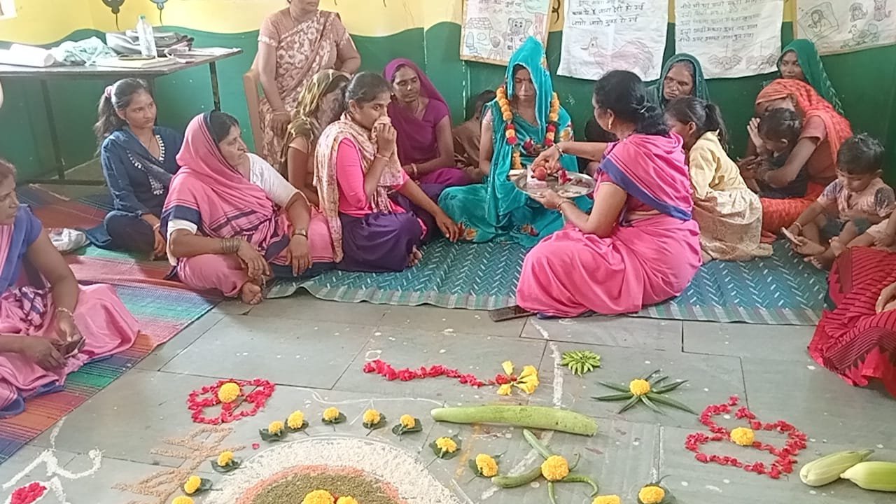 पोषण माह के तहत जागरूकता कार्यक्रम आयोजित, गर्भवती महिला की गोद भराई की गई | New India Times