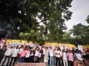 जमुई की छात्रा से दुर्व्यवहार के विरोध में आइसा का प्रदर्शन, मुख्यमंत्री का&nbsp; फूंका पुतला