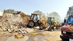 नेहरू स्टेडियम के विस्थापित दुकानदारों ने सांसद से लगाई दुकानें पुनः दिलाने की गुहार