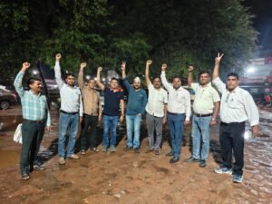 पेंशन शंखनाद महारैली के लिए सैकड़ों शिक्षक-कर्मचारी लखनऊ रवाना