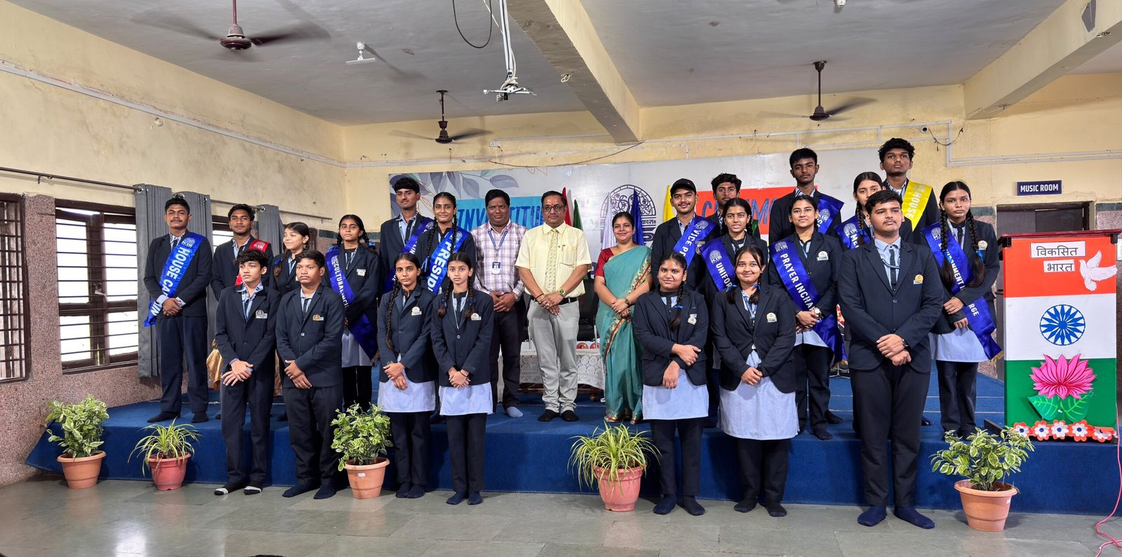 लोकतांत्रिक प्रक्रिया से चुने विद्यार्थी नेताओं ने ग्रहण की शपथ 1 लोकतांत्रिक प्रक्रिया से चुने विद्यार्थी नेताओं ने ग्रहण की शपथ | New India Times