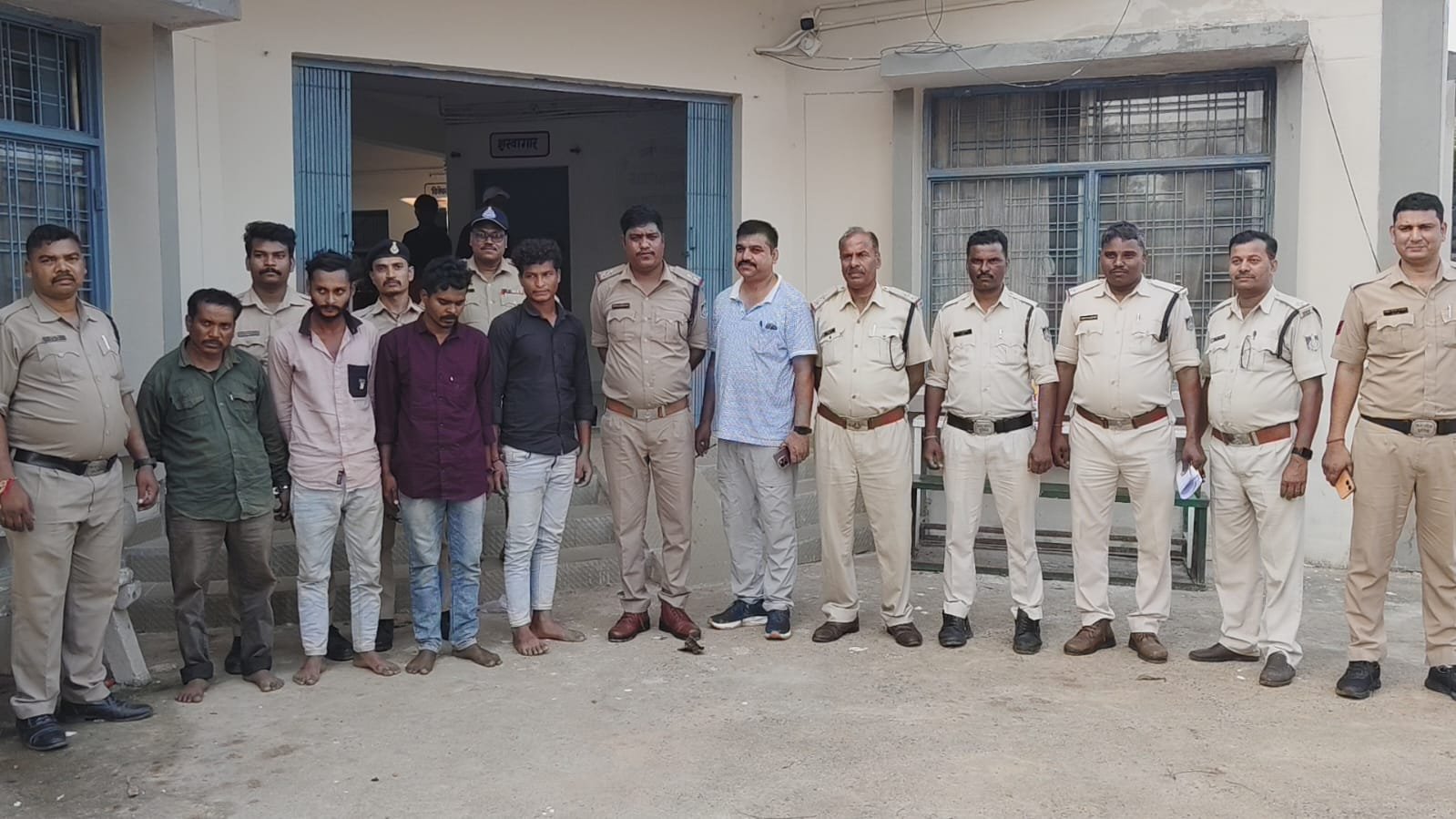 जैतहरी पुलिस ने अनुसूचित जनजाति के युवक की हत्या का 48 घंटे में किया खुलासा, 5 आरोपी गिरफ्तार 1 जैतहरी पुलिस ने अनुसूचित जनजाति के युवक की हत्या का 48 घंटे में किया खुलासा, 5 आरोपी गिरफ्तार | New India Times