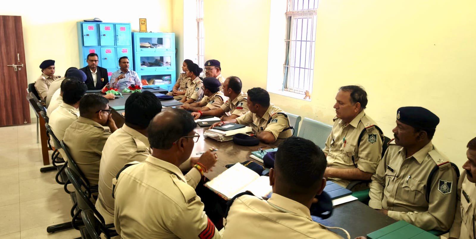न्याय प्रक्रिया होगी और पैनी: जुन्नारदेव में एडीपीओ और एसडीओपी की मौजूदगी में पुलिस अधिकारियों की बड़ी बैठक 1 न्याय प्रक्रिया होगी और पैनी: जुन्नारदेव में एडीपीओ और एसडीओपी की मौजूदगी में पुलिस अधिकारियों की बड़ी बैठक | New India Times