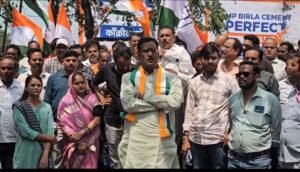 कानून व्यवस्था छोड़ राजनीतिक जी-हुजूरी में व्यस्त है पुलिस प्रशासन: हर्ष यादव। देवरी में कांग्रेस ने डीजीपी के नाम सौंपा 8 सूत्रीय ज्ञापन, अवैध शराब, नशे, जुआ-सट्टा और बढ़ते अपराधों पर जताई चिंता