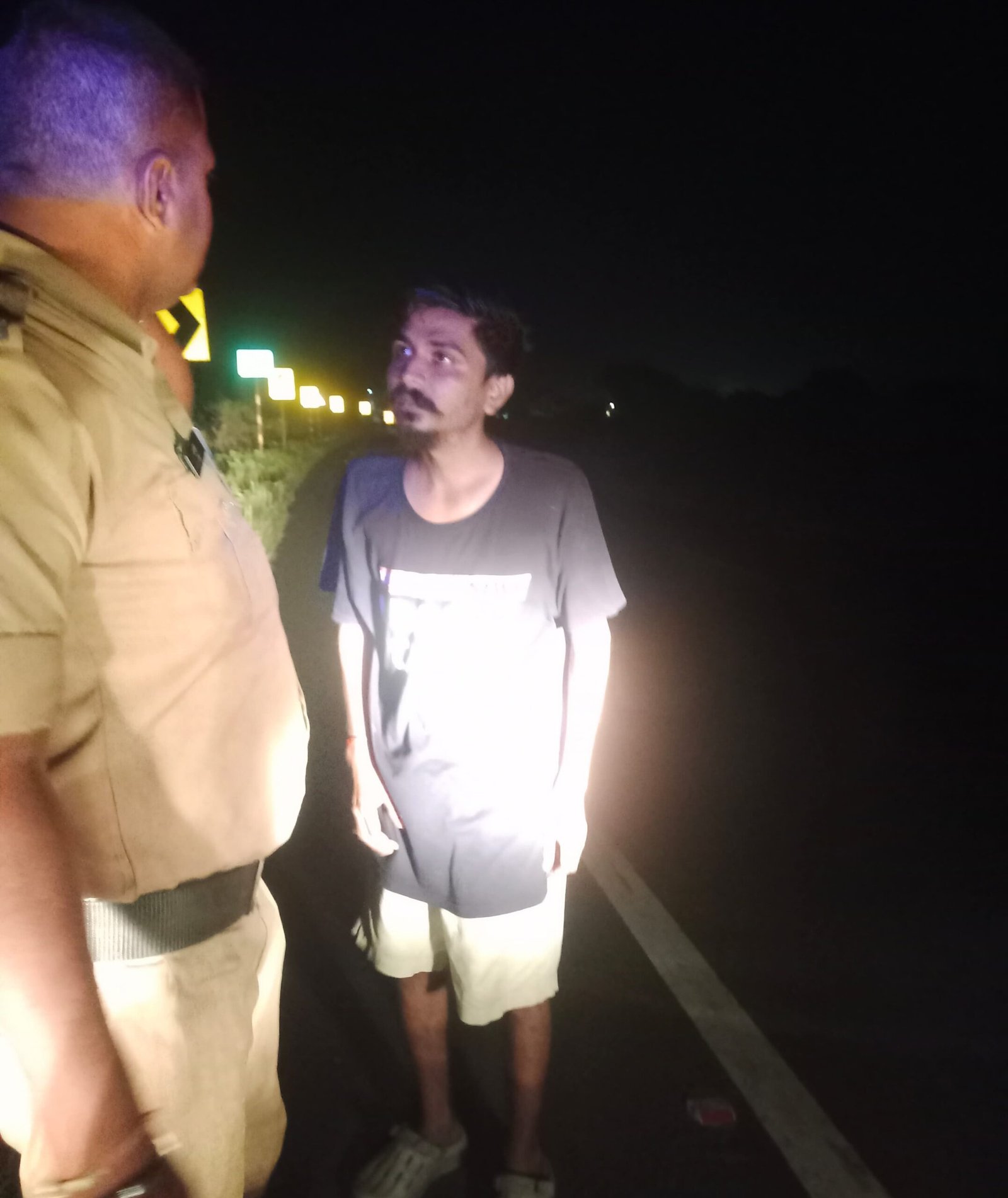 NH-47 पर कार दुर्घटना में फंसे चालक को डायल-112 FRV-08 टीम ने सुरक्षित बाहर निकाला 1 NH-47 पर कार दुर्घटना में फंसे चालक को डायल-112 FRV-08 टीम ने सुरक्षित बाहर निकाला | New India Times