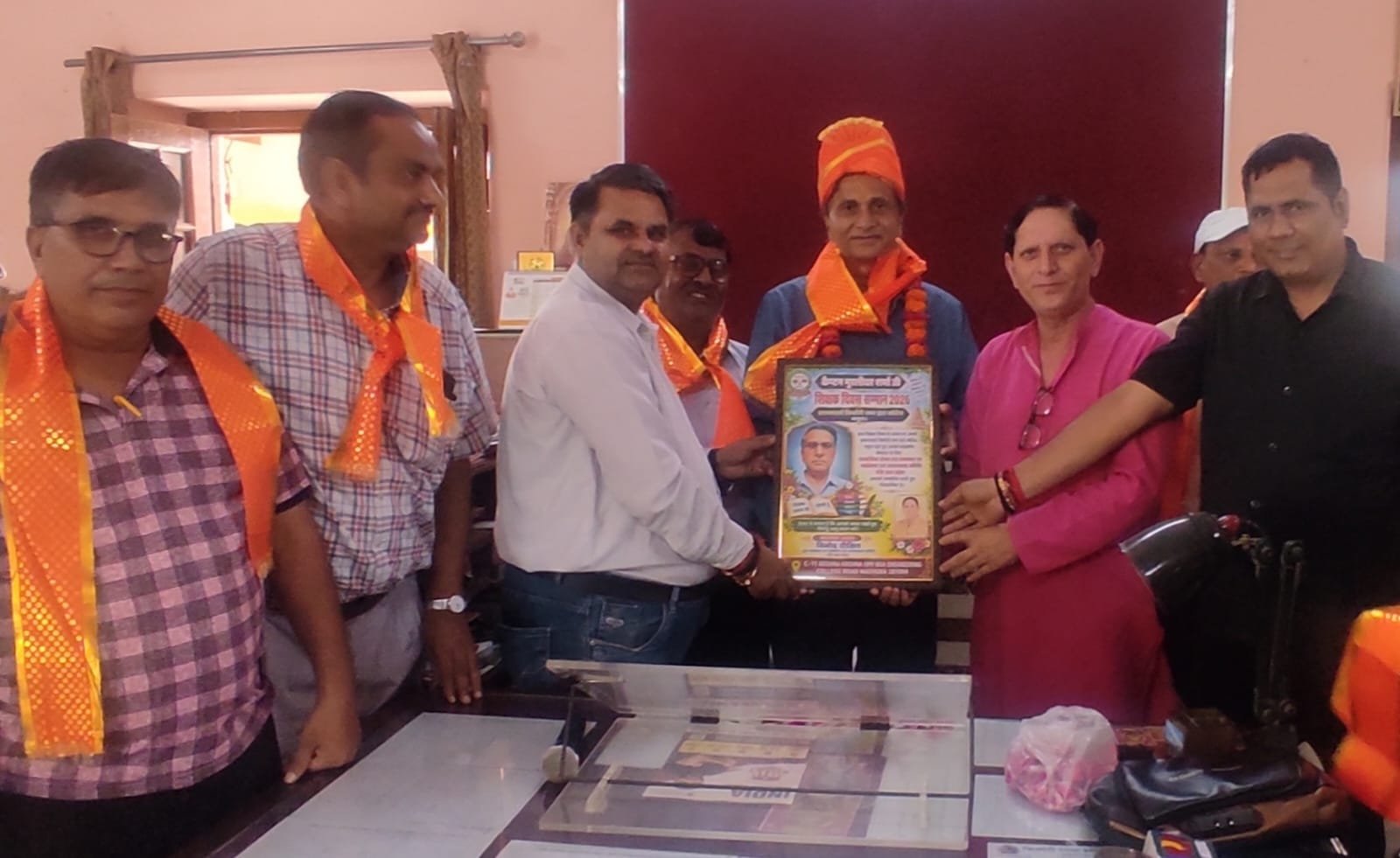 बिना सरकारी सहायता कॉलेज का कायाकल्प करने वाले प्रधानाचार्य कैप्टन मुरलीधर शर्मा सम्मानित 1 बिना सरकारी सहायता कॉलेज का कायाकल्प करने वाले प्रधानाचार्य कैप्टन मुरलीधर शर्मा सम्मानित | New India Times
