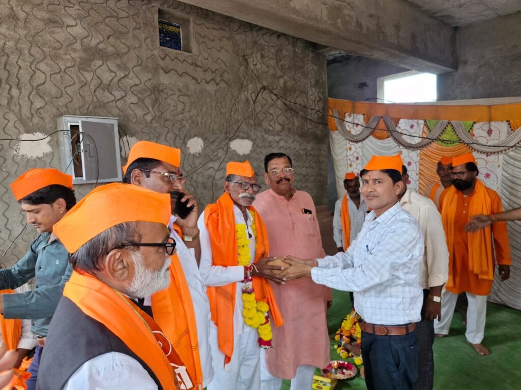 वोटर्स के शिफ्टिंग पर फंसा पेच : चुनाव आयोग ने खुला छोड़ा वोट चोरी का दरवाज़ा ?? | New India Times