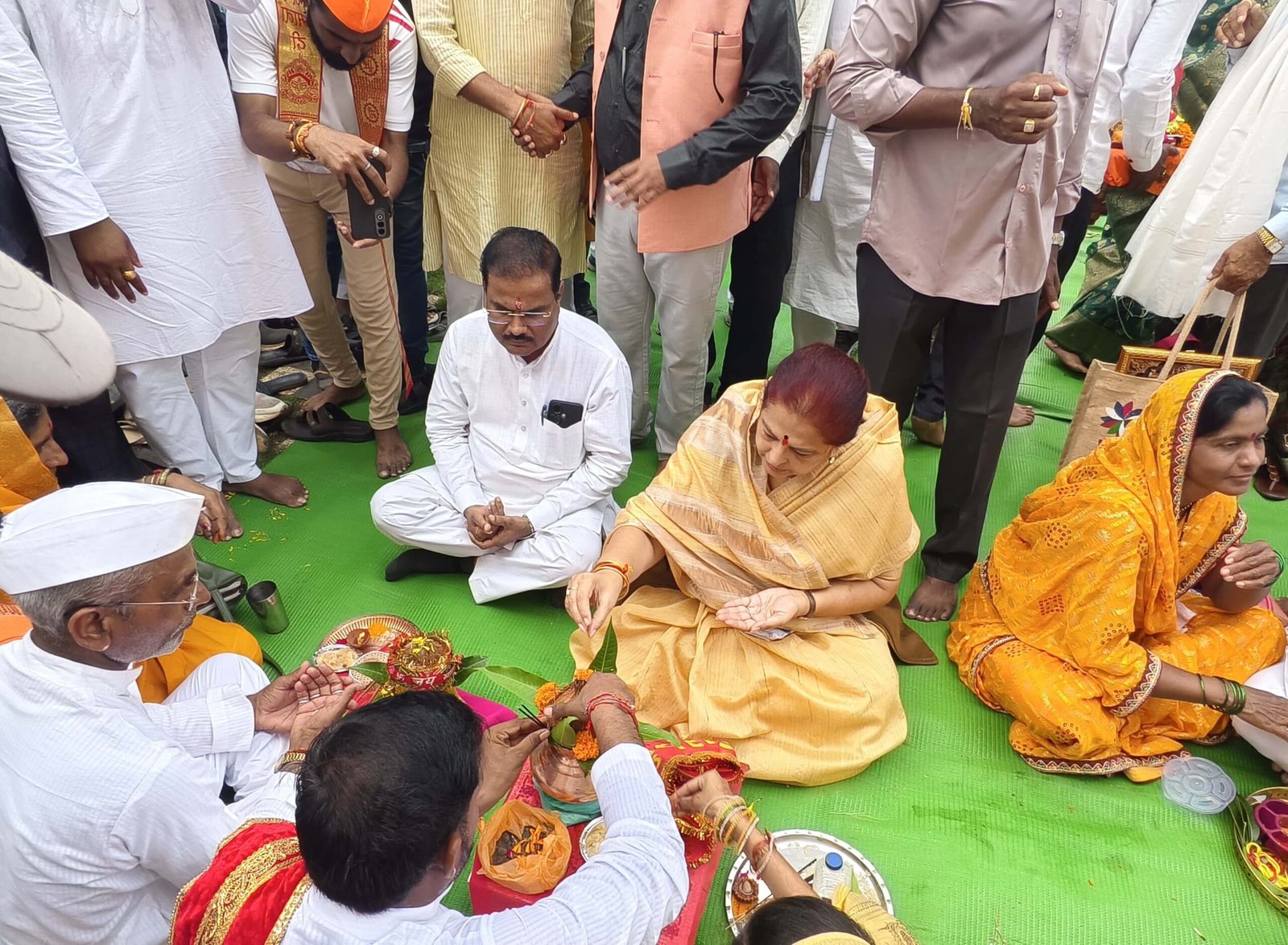 51 शक्तिपीठों की पवित्र माटी-जल और 51 बैलगाड़ियों की अनोखी यात्रा का अर्चना चिटनिस ने किया शुभारंभ | New India Times