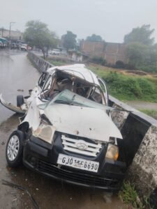 तेज रफ्तार ट्रक की वजह से हुआ सड़क हादसा, तीन घायल; FRV-12 टीम ने समय पर पहुंचाया अस्पताल