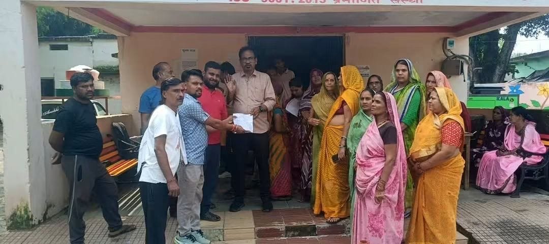 पृथ्वी वार्ड में कीचड़ भरे रास्ते से रहवासी परेशान, सीसी सड़क निर्माण की मांग 1 पृथ्वी वार्ड में कीचड़ भरे रास्ते से रहवासी परेशान, सीसी सड़क निर्माण की मांग | New India Times