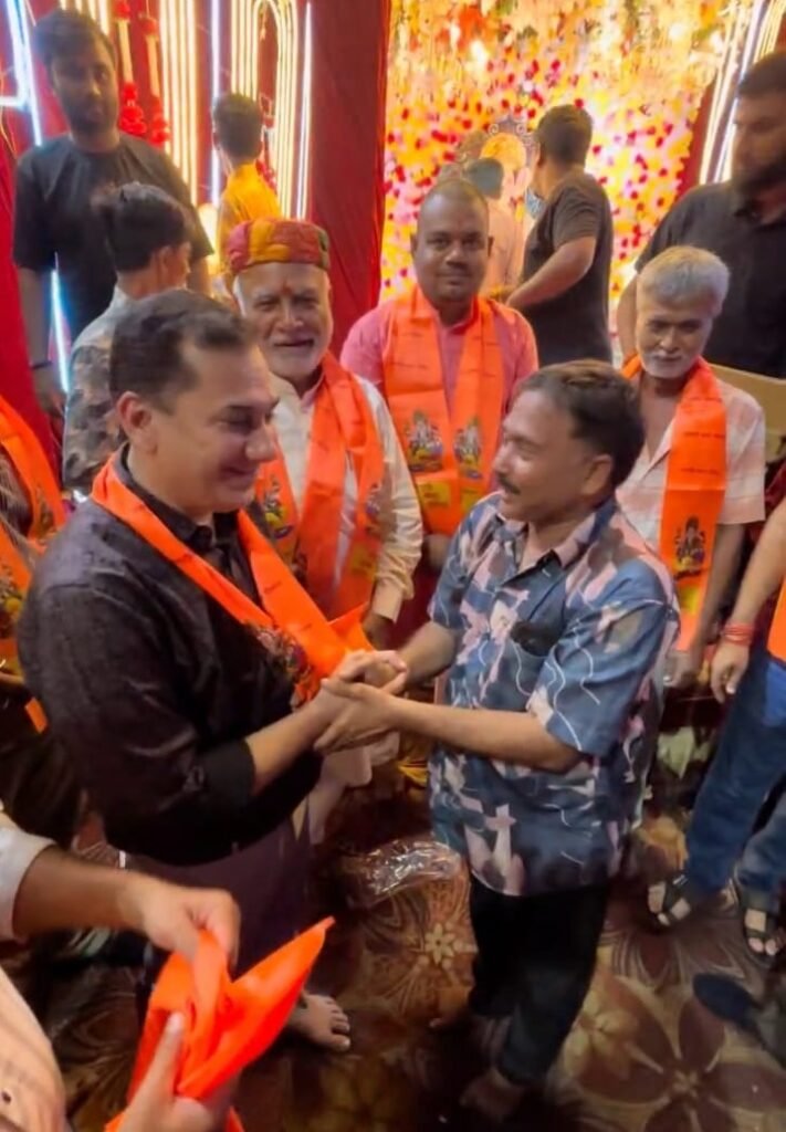 मेघनगर के साईं चौराहे पर गणेश जी की विशाल प्रतिमा बनी आकर्षण का केंद्र, महाआरती में जनप्रतिनिधि एवं समाजसेवी हो रहे शामिल 2 मेघनगर के साईं चौराहे पर गणेश जी की विशाल प्रतिमा बनी आकर्षण का केंद्र, महाआरती में जनप्रतिनिधि एवं समाजसेवी हो रहे शामिल | New India Times