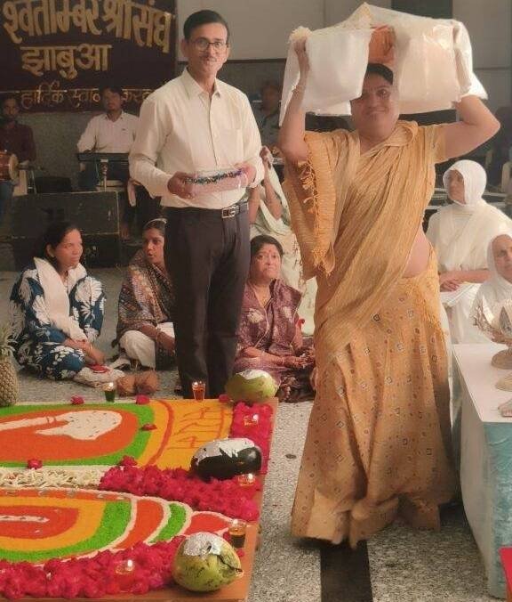 36 दिवसीय गुरुपद तप के अनुमोदनार्थ त्रिदिवसीय भक्ति महोत्सव का भव्य शुभारंभ 2 36 दिवसीय गुरुपद तप के अनुमोदनार्थ त्रिदिवसीय भक्ति महोत्सव का भव्य शुभारंभ | New India Times