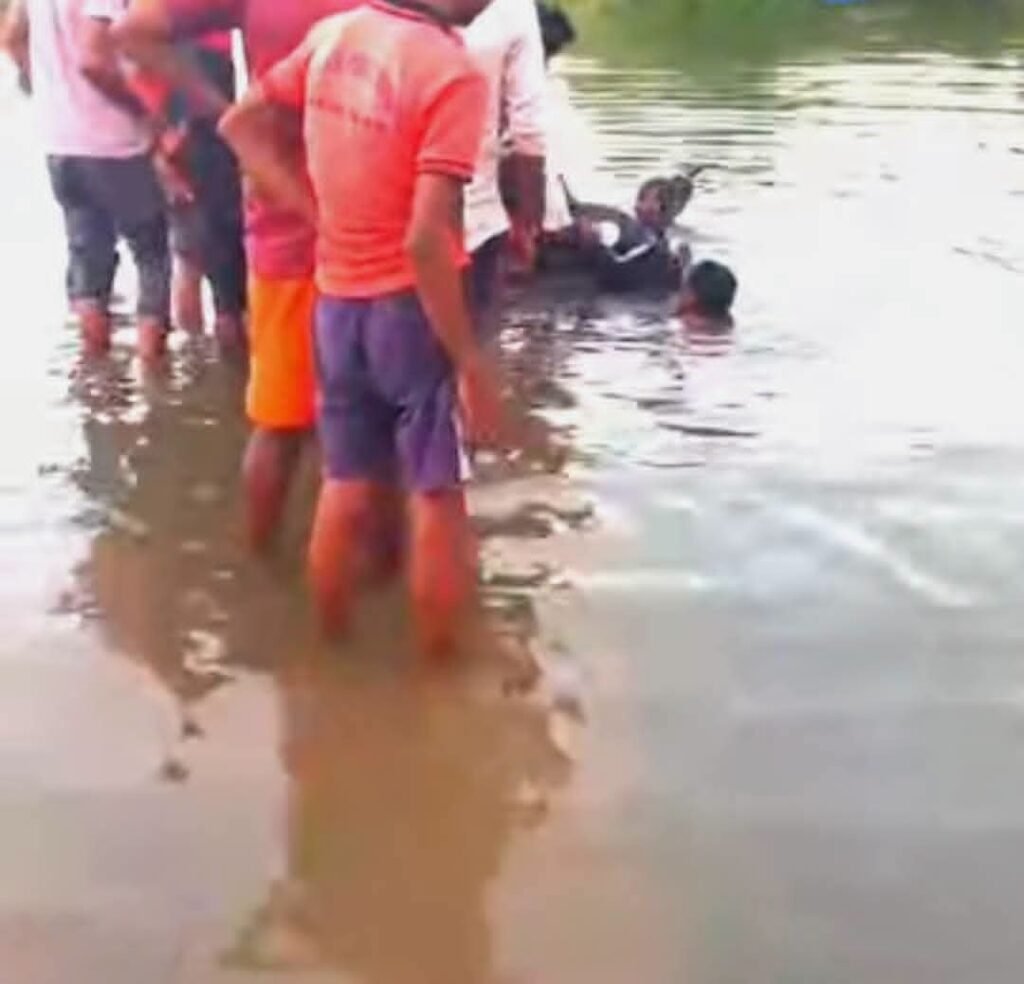 बहेरी-बहेड़ा लस्करिया पुल बना ग्रामीणों की परेशानी, ऊंचाई बढ़ाने की मांग तेज 3 बहेरी-बहेड़ा लस्करिया पुल बना ग्रामीणों की परेशानी, ऊंचाई बढ़ाने की मांग तेज | New India Times