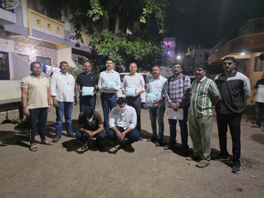 प्रयागराज में एमडी ड्रग बनाने की फैक्ट्री ध्वस्त, नालासोपारा से गुजरात तक फैले नेटवर्क के 21 आरोपी गिरफ्तार 2 प्रयागराज में एमडी ड्रग बनाने की फैक्ट्री ध्वस्त, नालासोपारा से गुजरात तक फैले नेटवर्क के 21 आरोपी गिरफ्तार | New India Times