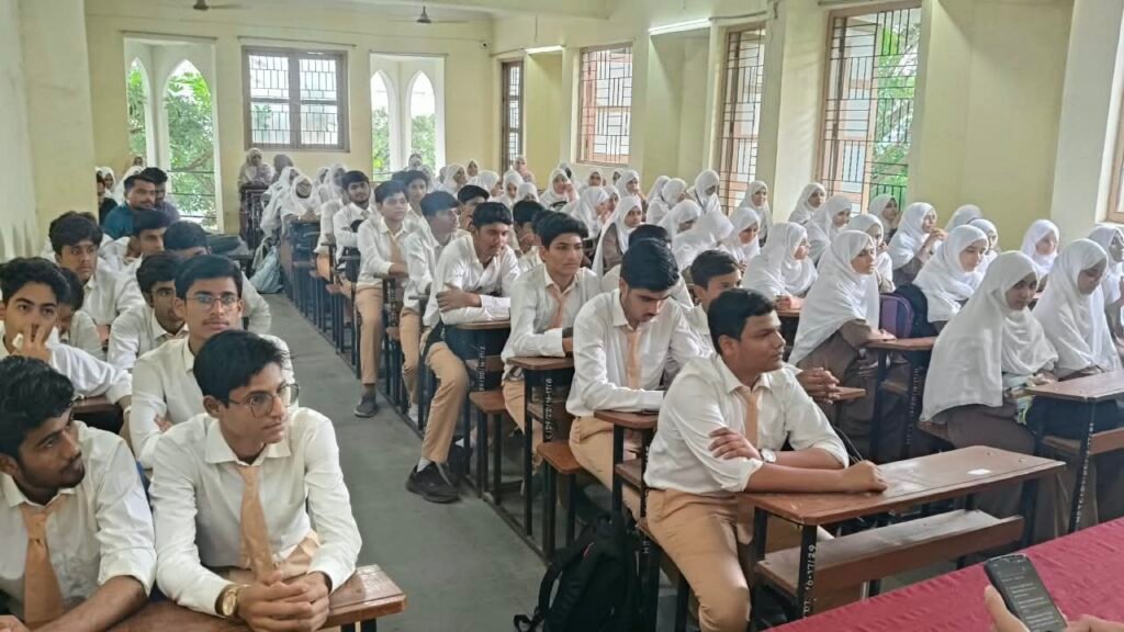 साइबर अपराध से बचाव के लिए इकरा शाहीन स्कूल में आयोजित हुआ जागरूकता कार्यक्रम 2 साइबर अपराध से बचाव के लिए इकरा शाहीन स्कूल में आयोजित हुआ जागरूकता कार्यक्रम | New India Times