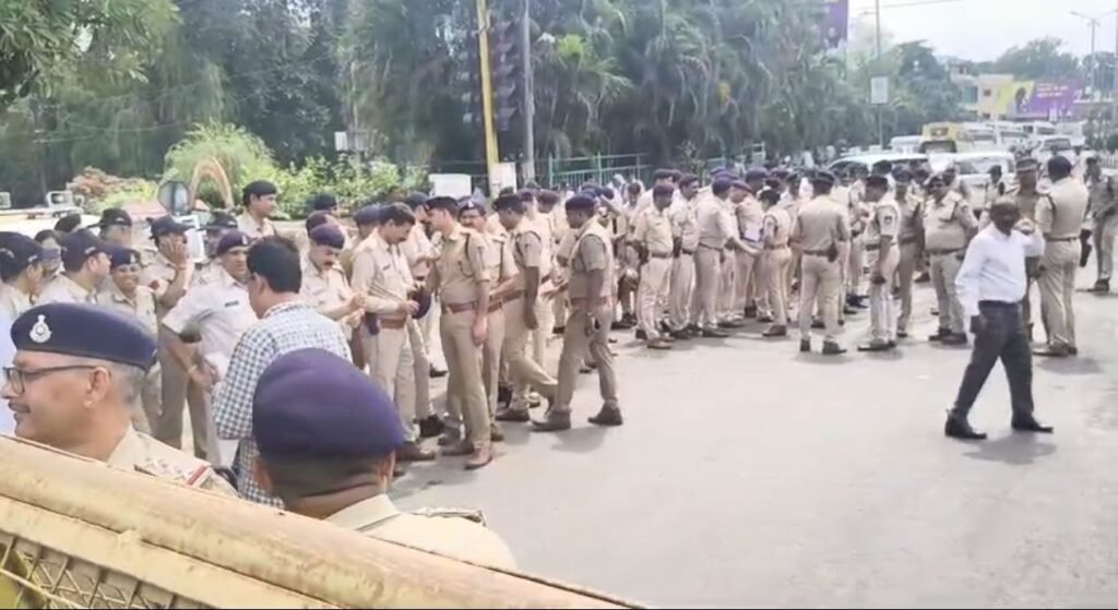 GMC इंटर्न डॉक्टरों के स्टाइपेंड पर सरकार से बनी सहमति, ₹21,500 देने का प्रस्ताव; धरना समाप्त होने के आसार 3 GMC इंटर्न डॉक्टरों के स्टाइपेंड पर सरकार से बनी सहमति, ₹21,500 देने का प्रस्ताव; धरना समाप्त होने के आसार | New India Times