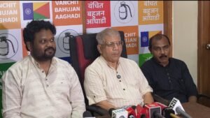 ईरान के समर्थन में 1 अक्टूबर को CST के पास VBA का आंदोलन, प्रकाश आंबेडकर ने सरकार की इजराइल नीति पर उठाए सवाल