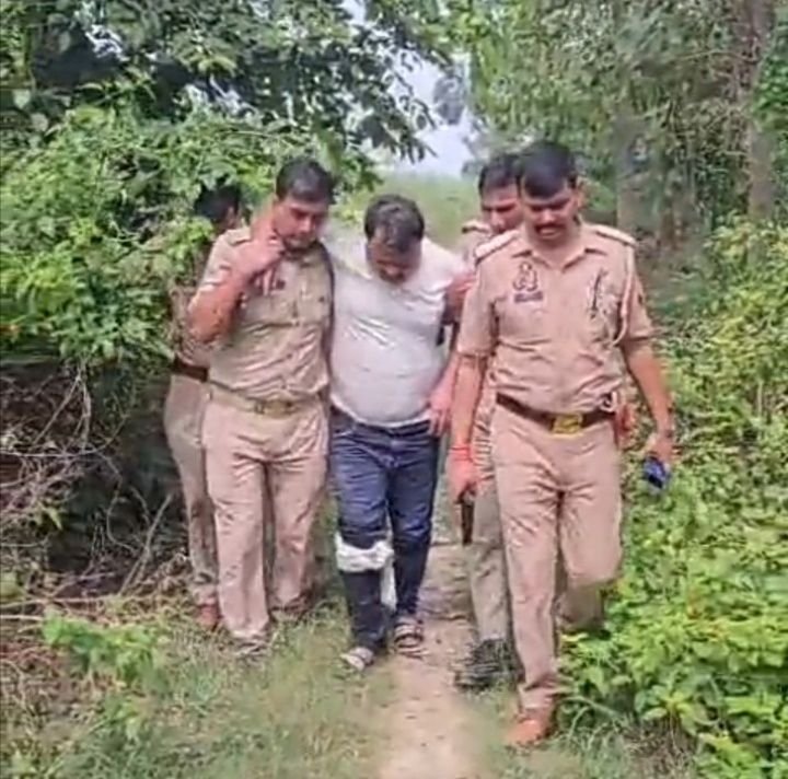 पुलिस मुठभेड़ में हत्या के प्रयास का आरोपी घायल होकर हुआ गिरफ़्तार 2 पुलिस मुठभेड़ में हत्या के प्रयास का आरोपी घायल होकर हुआ गिरफ़्तार | New India Times