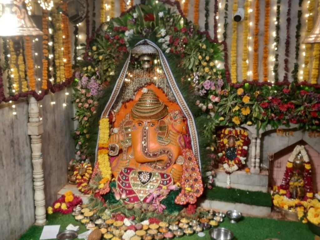 रणथंभौर गणेश मंदिर में उमड़ा श्रद्धालुओं का सैलाब, भक्ति और सेवा के आयोजनों से भक्तिमय हुआ तिरलाधाम 2 रणथंभौर गणेश मंदिर में उमड़ा श्रद्धालुओं का सैलाब, भक्ति और सेवा के आयोजनों से भक्तिमय हुआ तिरलाधाम | New India Times