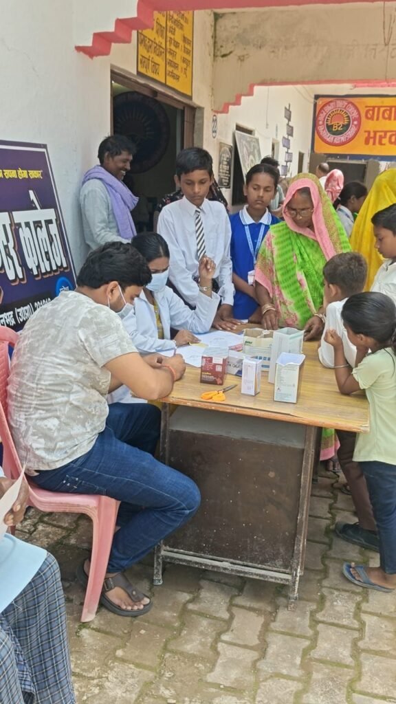 बाबा बिहारी इंटर कॉलेज में निःशुल्क स्वास्थ्य शिविर, 500 छात्र-छात्राओं व ग्रामीणों ने कराया उपचार 2 बाबा बिहारी इंटर कॉलेज में निःशुल्क स्वास्थ्य शिविर, 500 छात्र-छात्राओं व ग्रामीणों ने कराया उपचार | New India Times
