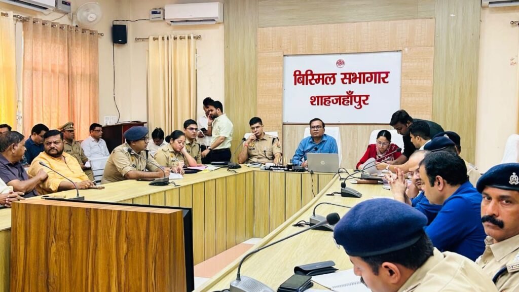 नवरात्रि-दशहरा को लेकर डीएम ने की बैठक, अश्लील कार्यक्रमों पर सख्त कार्रवाई के निर्देश 2 नवरात्रि-दशहरा को लेकर डीएम ने की बैठक, अश्लील कार्यक्रमों पर सख्त कार्रवाई के निर्देश | New India Times