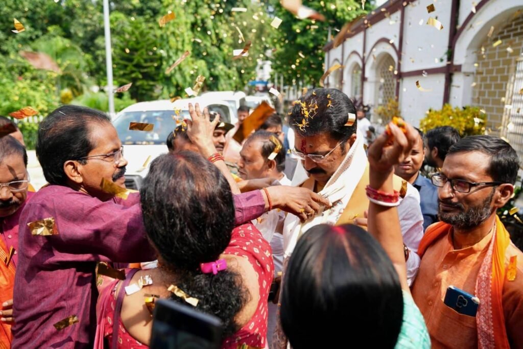 भागलपुर पहुंचे भाजपा प्रदेश अध्यक्ष संजय सरावगी, कार्यकर्ताओं ने किया ज़ोरदार स्वागत 2 भागलपुर पहुंचे भाजपा प्रदेश अध्यक्ष संजय सरावगी, कार्यकर्ताओं ने किया ज़ोरदार स्वागत | New India Times
