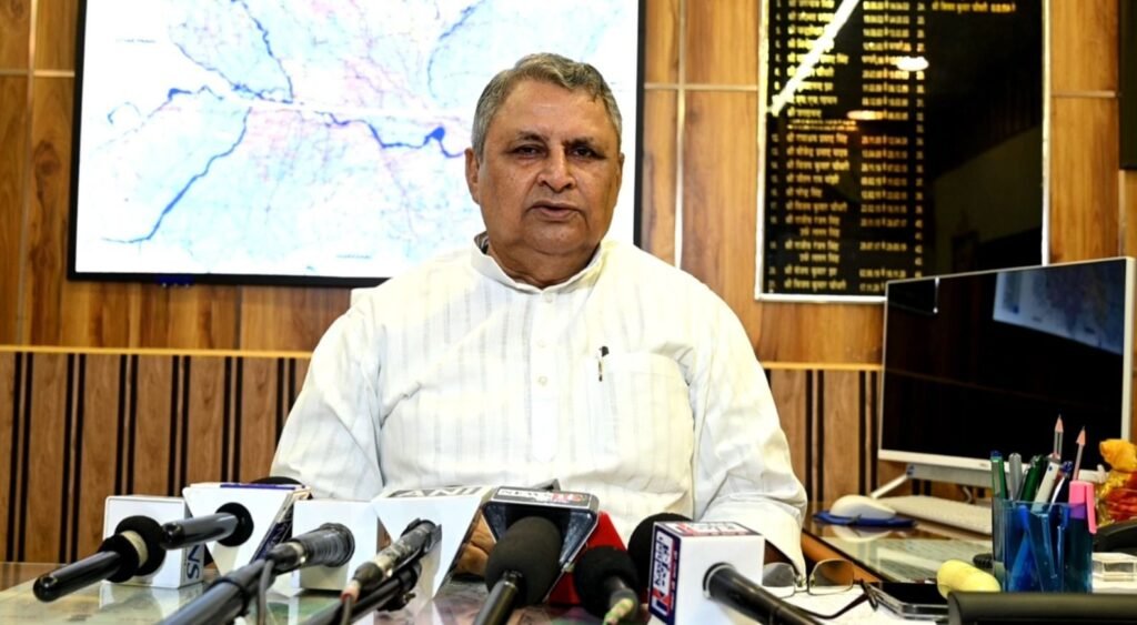 वाल्मीकिनगर बराज पर 4.24 लाख क्यूसेक जलश्राव, शाम तक 5 लाख क्यूसेक पहुंचने की संभावना; 24 घंटे अलर्ट पर अधिकारी 2 वाल्मीकिनगर बराज पर 4.24 लाख क्यूसेक जलश्राव, शाम तक 5 लाख क्यूसेक पहुंचने की संभावना; 24 घंटे अलर्ट पर अधिकारी | New India Times