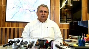 वाल्मीकिनगर बराज पर 4.24 लाख क्यूसेक जलश्राव, शाम तक 5 लाख क्यूसेक पहुंचने की संभावना; 24 घंटे अलर्ट पर अधिकारी