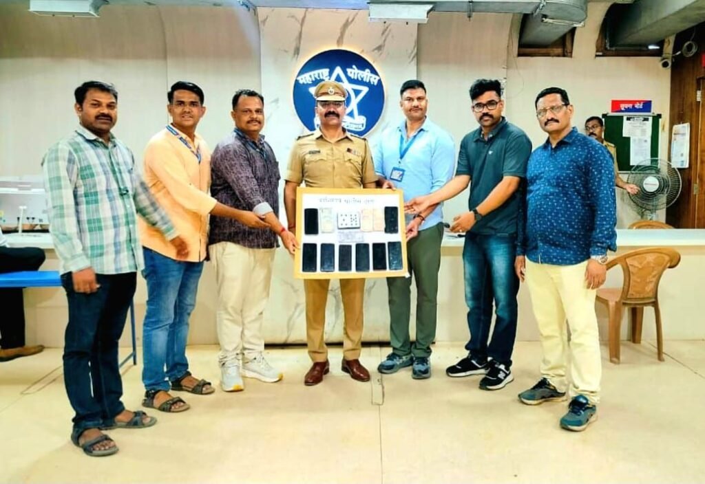 काशीगांव पुलिस की जुआ अड्डे पर छापेमारी, 8 आरोपी गिरफ्तार; 1.16 लाख रुपये का मुद्देमाल ज़ब्त 2 काशीगांव पुलिस की जुआ अड्डे पर छापेमारी, 8 आरोपी गिरफ्तार; 1.16 लाख रुपये का मुद्देमाल ज़ब्त | New India Times