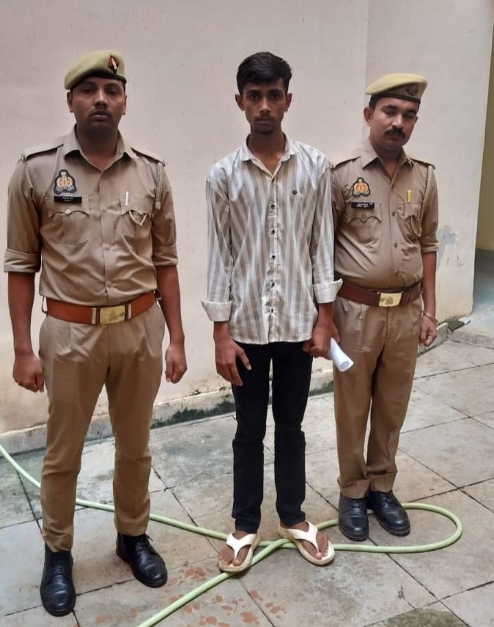 मिशन शक्ति अभियान में नाबालिग़ को बहला-फुसलाकर ले जाने का आरोपी गिरफ्तार, पीड़िता सकुशल बरामद 2 मिशन शक्ति अभियान में नाबालिग़ को बहला-फुसलाकर ले जाने का आरोपी गिरफ्तार, पीड़िता सकुशल बरामद | New India Times