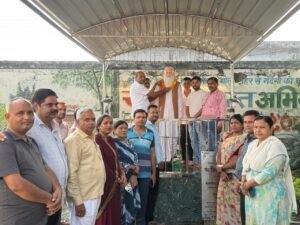 गांधी जयंती से पूर्व पालिकाध्यक्ष ने नगर की महापुरुषों की प्रतिमाओं की कराई साफ-सफाई