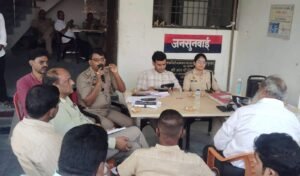 चुनार में 35 दुर्गा प्रतिमाओं के विसर्जन के लिए बालू घाट पर बनेगा वैकल्पिक पोखरा