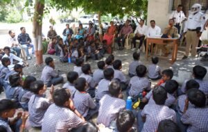 यातायात नियमों को लेकर विद्यार्थियों में जनजागृति, 100 छात्रों ने किया यातायात शाखा का शैक्षणिक दौरा