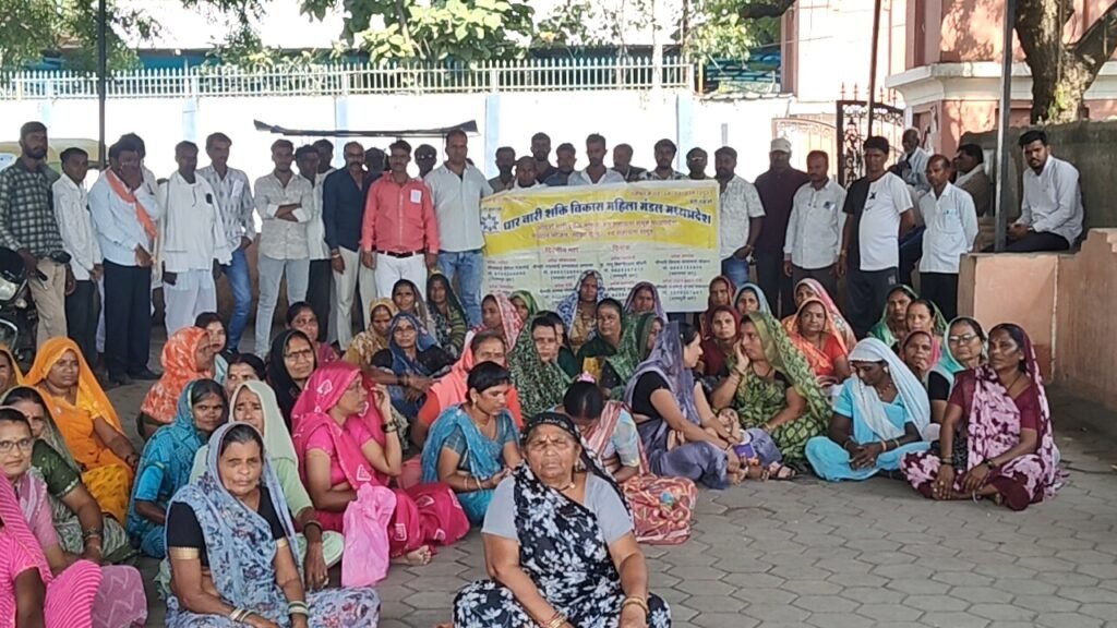 चार माह से मध्यान्ह भोजन की राशि नहीं मिलने से परेशान समूह की महिलाएं, कलेक्टर को सौंपा 12 सूत्री मांगों का ज्ञापन 3 चार माह से मध्यान्ह भोजन की राशि नहीं मिलने से परेशान समूह की महिलाएं, कलेक्टर को सौंपा 12 सूत्री मांगों का ज्ञापन | New India Times