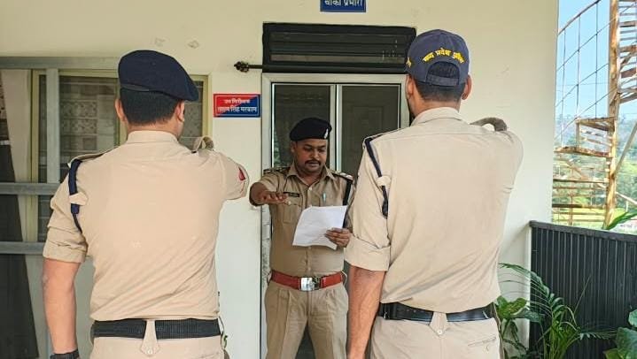 जुन्नारदेव में पुलिस ने लिया स्वच्छता का संकल्प, थानों से लेकर हवालात तक की गई साफ-सफाई 3 जुन्नारदेव में पुलिस ने लिया स्वच्छता का संकल्प, थानों से लेकर हवालात तक की गई साफ-सफाई | New India Times