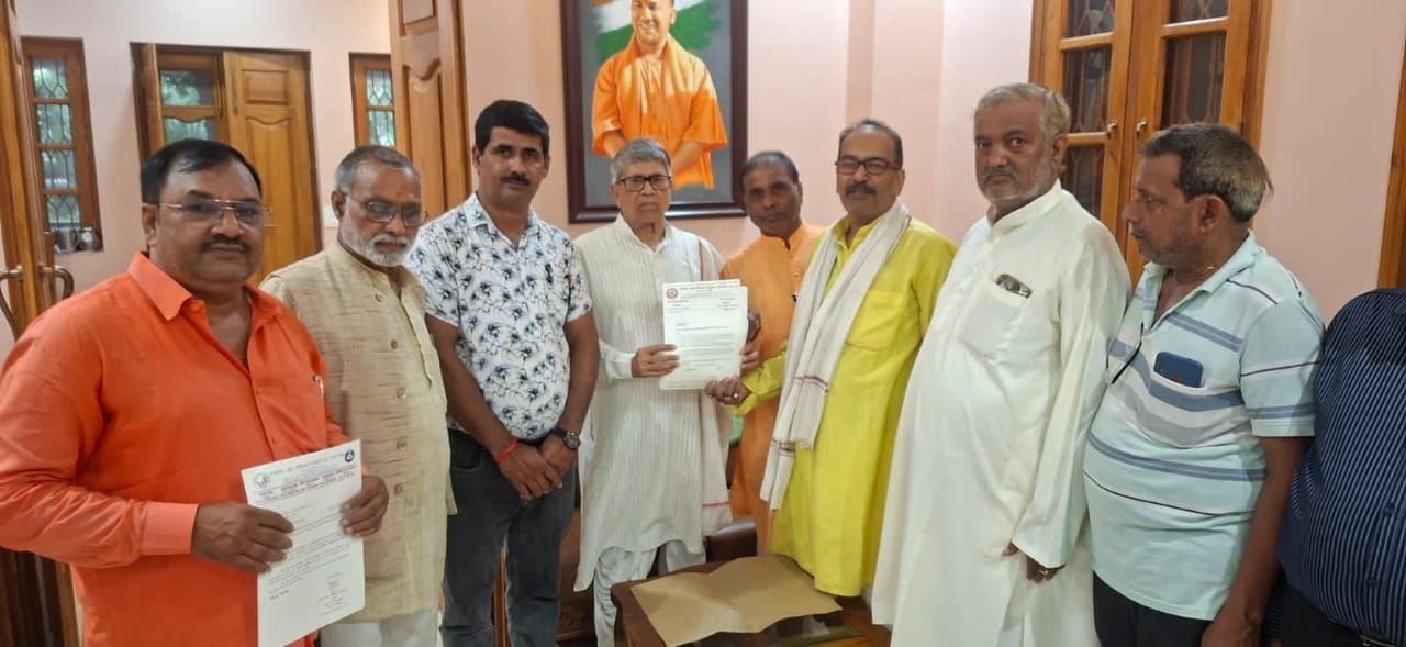 पुरानी पेंशन बहाली समेत 10 सूत्रीय मांगों को लेकर मुख्यमंत्री के नाम सौंपा गया ज्ञापन | New India Times