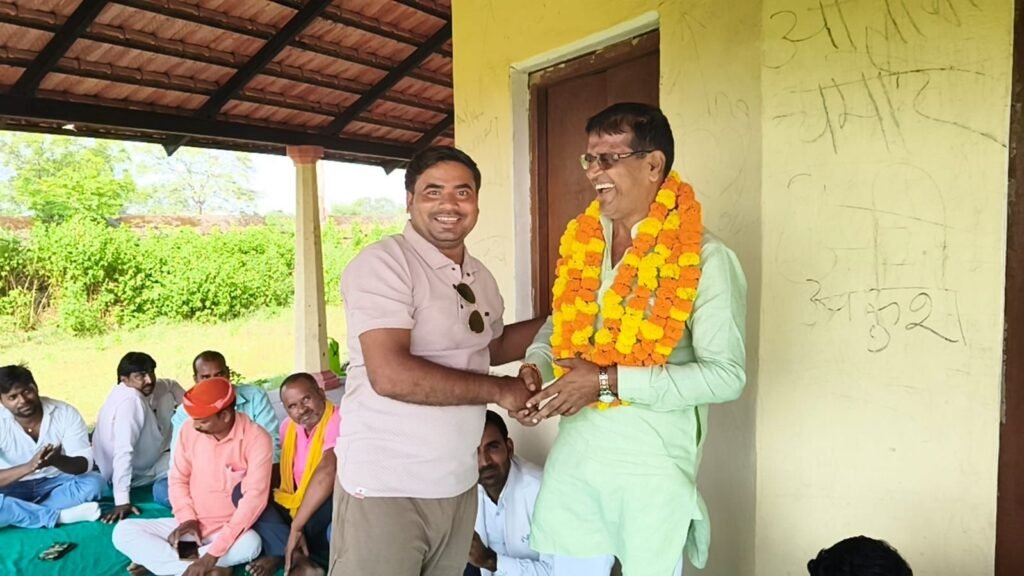 ग्रामीण पत्रकार एसोसिएशन की बैठक में संगठन मजबूती और जिला सम्मेलन की तैयारियों पर मंथन 2 ग्रामीण पत्रकार एसोसिएशन की बैठक में संगठन मजबूती और जिला सम्मेलन की तैयारियों पर मंथन | New India Times