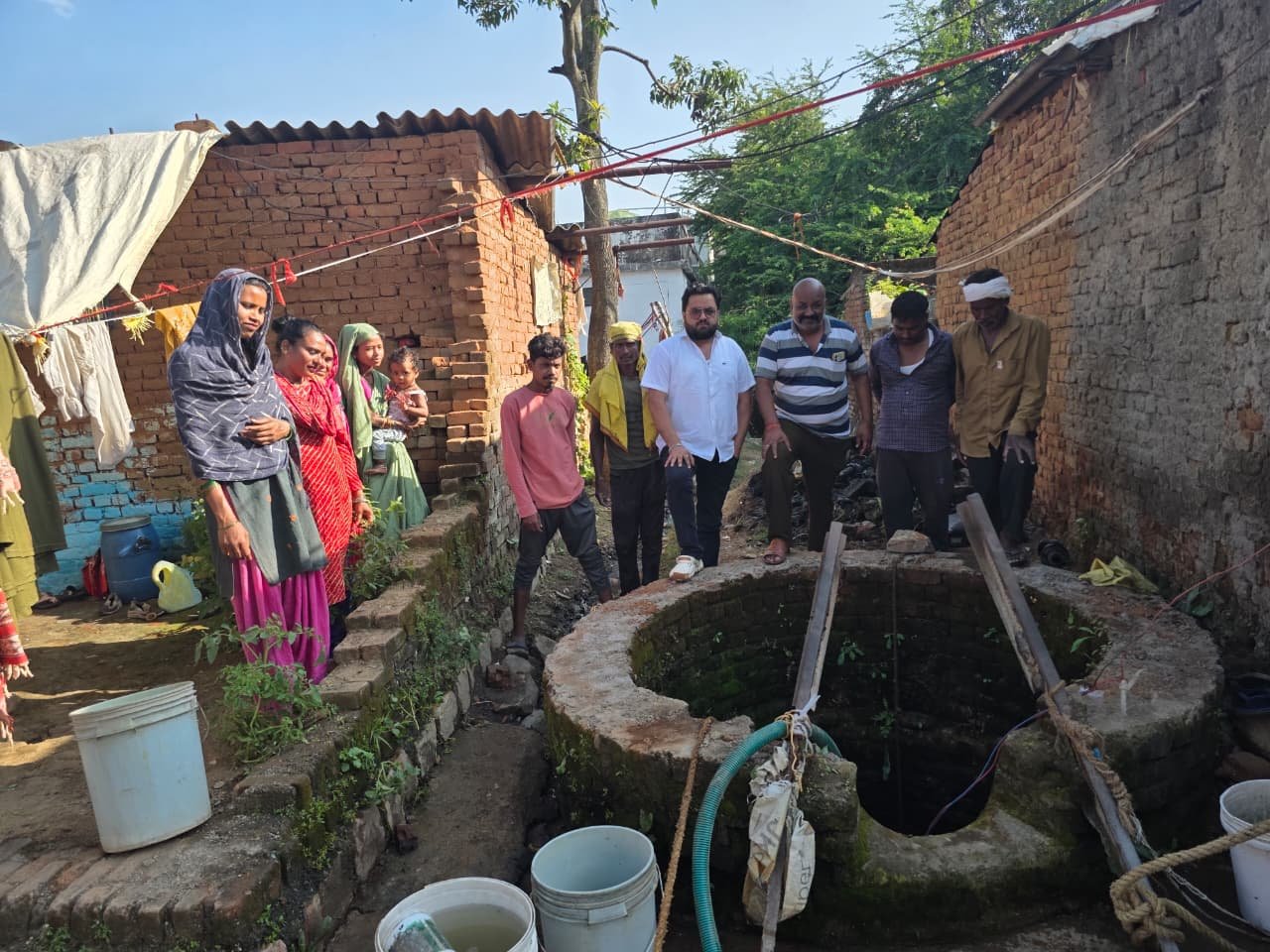 सेवा संकल्प अभियान के तहत वर्षों पुराने कुएं की सफाई, वार्डवासियों को स्वच्छता के प्रति किया जागरूक 1 सेवा संकल्प अभियान के तहत वर्षों पुराने कुएं की सफाई, वार्डवासियों को स्वच्छता के प्रति किया जागरूक | New India Times