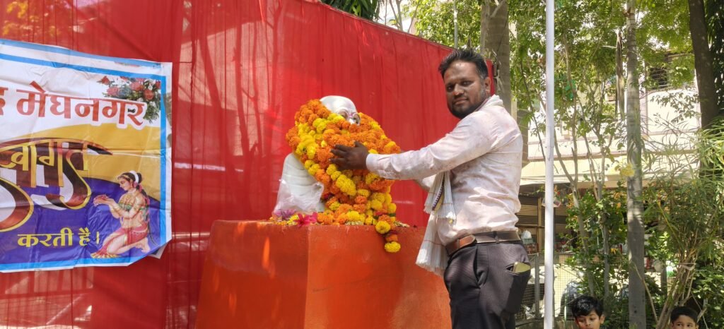 मेघनगर में गांधी जयंती पर महात्मा गांधी जी को किया नमन, विधायक सहित कांग्रेस नेताओं ने किया माल्यार्पण 5 मेघनगर में गांधी जयंती पर महात्मा गांधी जी को किया नमन, विधायक सहित कांग्रेस नेताओं ने किया माल्यार्पण | New India Times
