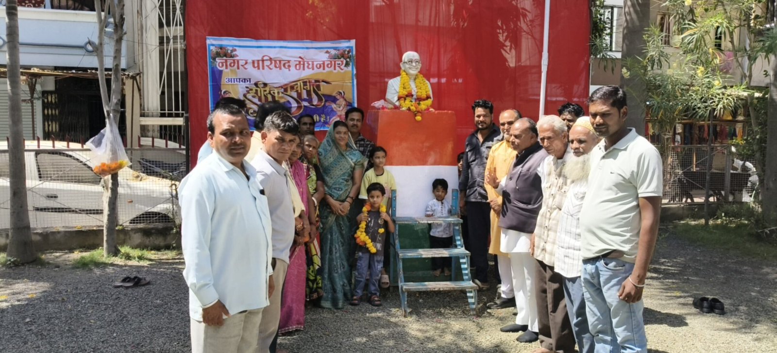 मेघनगर में गांधी जयंती पर महात्मा गांधी जी को किया नमन, विधायक सहित कांग्रेस नेताओं ने किया माल्यार्पण 1 मेघनगर में गांधी जयंती पर महात्मा गांधी जी को किया नमन, विधायक सहित कांग्रेस नेताओं ने किया माल्यार्पण | New India Times