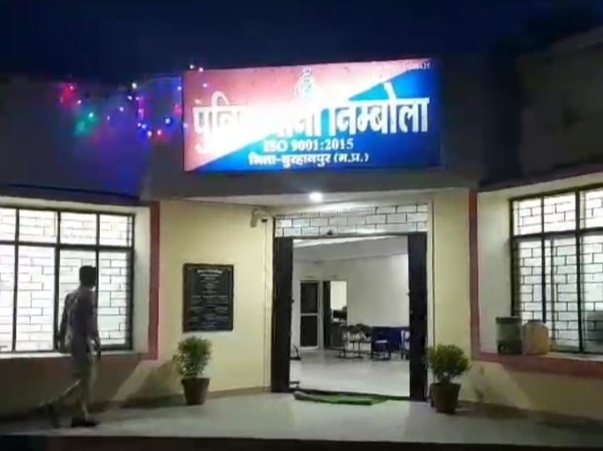 गुमशुदा दो लोगों को पुलिस ने सकुशल दस्तयाब कर परिवार से मिलाया, चेहरे पर लौटी मुस्कान 1 गुमशुदा दो लोगों को पुलिस ने सकुशल दस्तयाब कर परिवार से मिलाया, चेहरे पर लौटी मुस्कान | New India Times