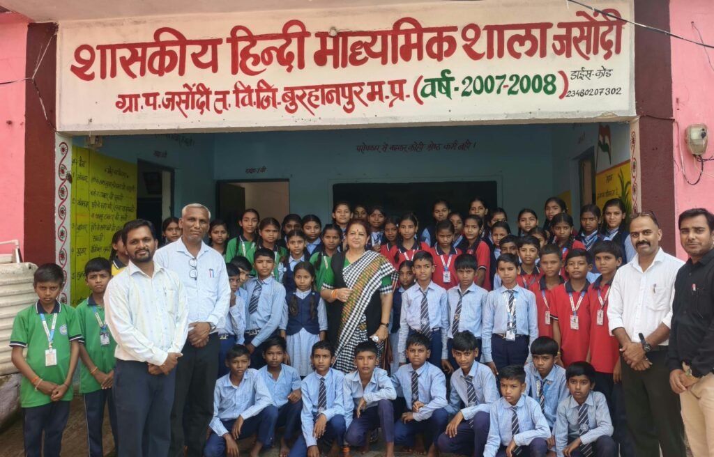 जसौंदी में ‘सेवा सेतु अभियान’ के तहत जनसंवाद, विधायक अर्चना चिटनिस ने मौके पर कराया ग्रामीणों की समस्याओं का निराकरण | New India Times