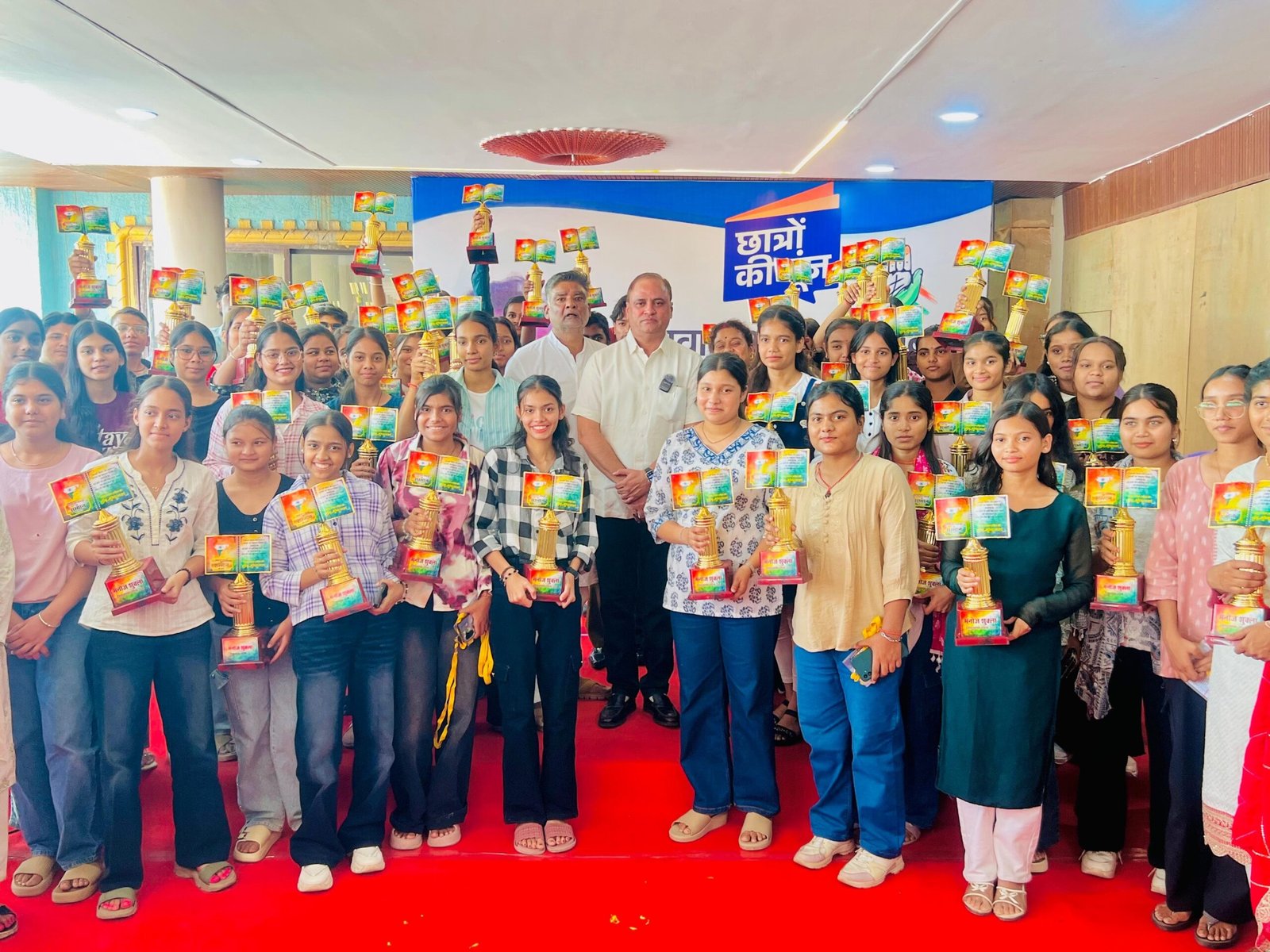 मेधावी विद्यार्थियों का सम्मान और शिक्षा व्यवस्था पर परिचर्चा, अरुण यादव ने सरकार पर साधा निशाना 1 मेधावी विद्यार्थियों का सम्मान और शिक्षा व्यवस्था पर परिचर्चा, अरुण यादव ने सरकार पर साधा निशाना | New India Times
