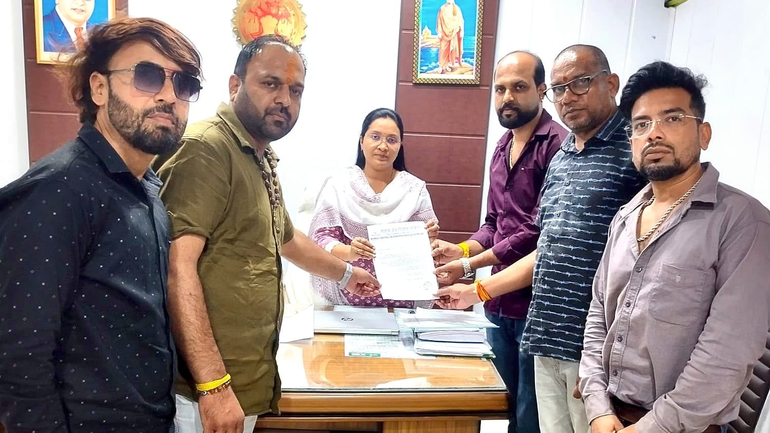 महंगी कोचिंग और किताबों से परेशान छात्रों के लिए उम्मीद की किरण, जुन्नारदेव में सार्वजनिक पुस्तकालय व ई-लाइब्रेरी की उठी मांग | New India Times