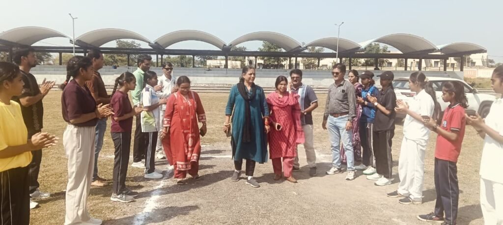 सहायक आयुक्त सुप्रिया बिसेन ने खिलाड़ियों से किया परिचय, बढ़ाया हौसला | New India Times