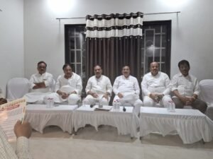 जिला बैंक के आर्थिक पैकेज और योजनाओं के लिए बलिराजा सहकार पैनल को जिताएं; महायुति नेताओं ने प्रेस कांफ्रेंस में मतदाताओं से किया आह्वान