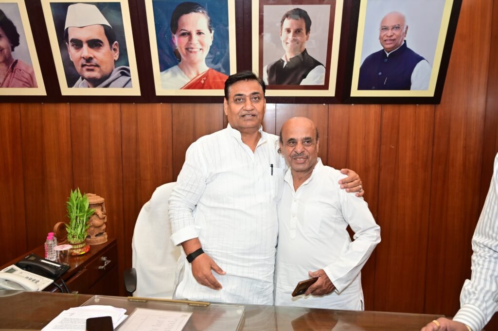 राजस्थान प्रदेश कांग्रेस अध्यक्ष गोविंद सिंह डोटासरा से पूर्व पार्षद ज़ाकिर खान ने की शिष्टाचार भेंट, पंचायती चुनाव की रणनीति पर हुई चर्चा 2 राजस्थान प्रदेश कांग्रेस अध्यक्ष गोविंद सिंह डोटासरा से पूर्व पार्षद ज़ाकिर खान ने की शिष्टाचार भेंट, पंचायती चुनाव की रणनीति पर हुई चर्चा | New India Times