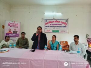 विश्व मानसिक स्वास्थ्य दिवस पर निगोही सीएचसी में जागरूकता शिविर, महिलाओं को सर्वाइकल कैंसर से बचाव की जानकारी